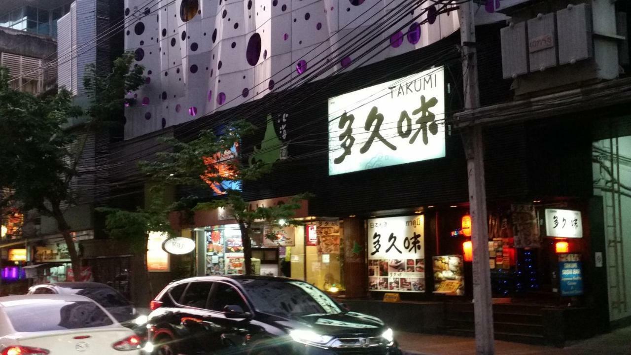 Travel Lodge Surawong (Adults Only) Bangkok Exterior foto
